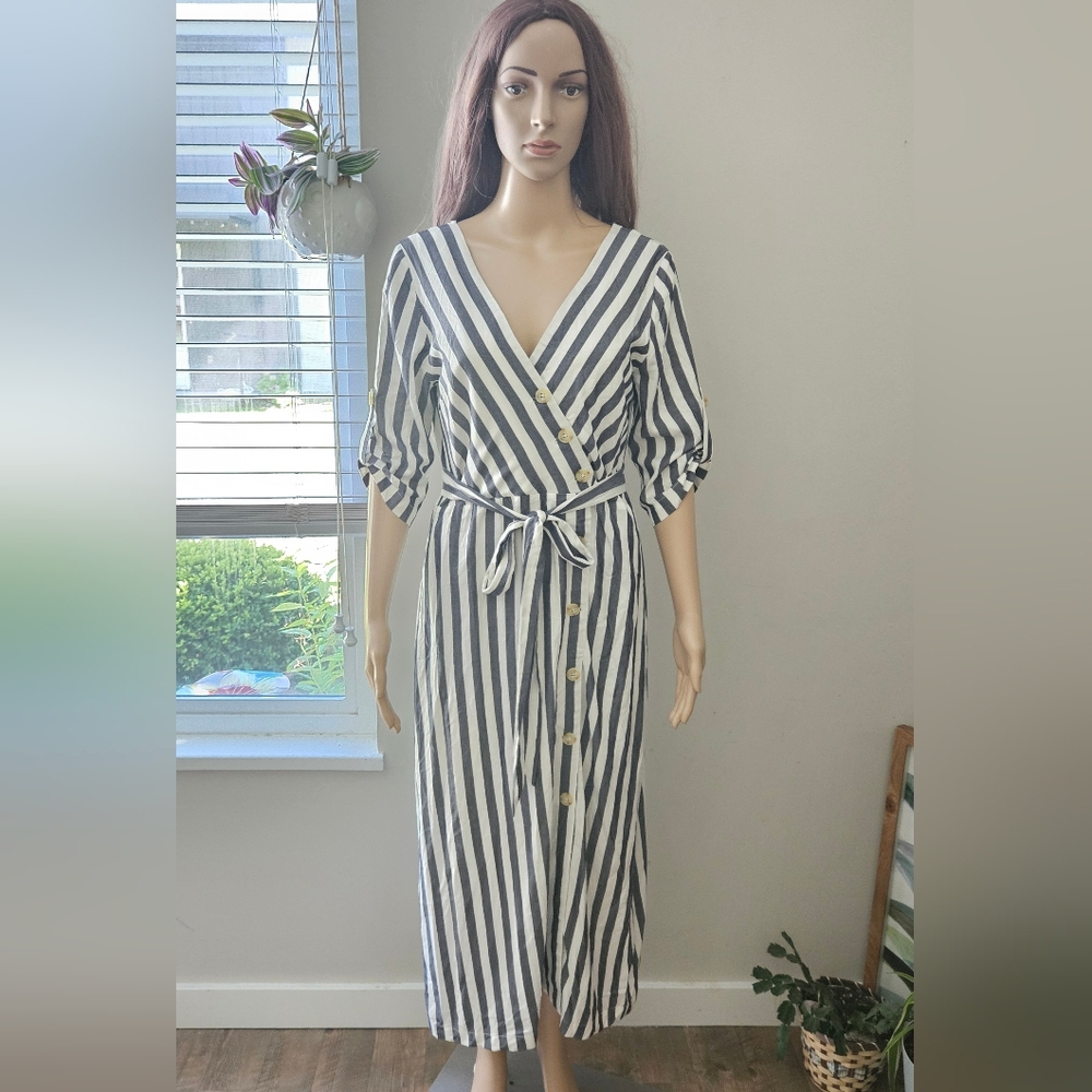 BB Dakota vertical stripes button down wrap maxi dress white gray half sleeves